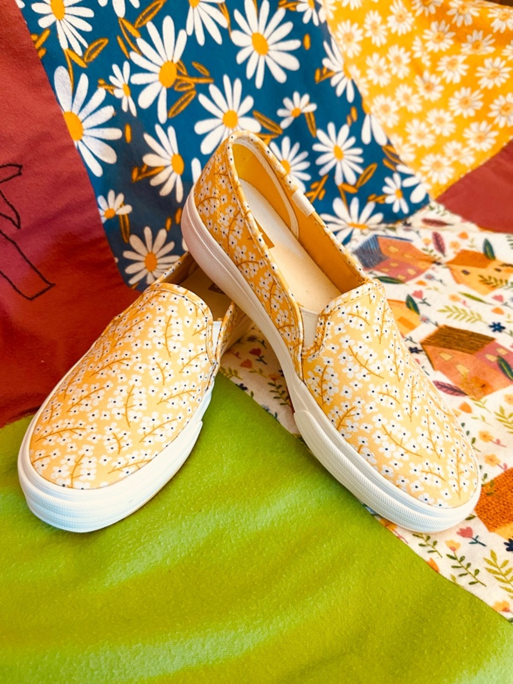 Keds Slip-On Sneakers Size 7 Yellow Floral Canvas Casual Shoes NWOT - Picture 3 of 8